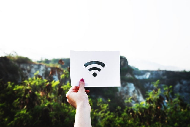 Pros and Cons: Local Sim VS. International Wifi Hotspot