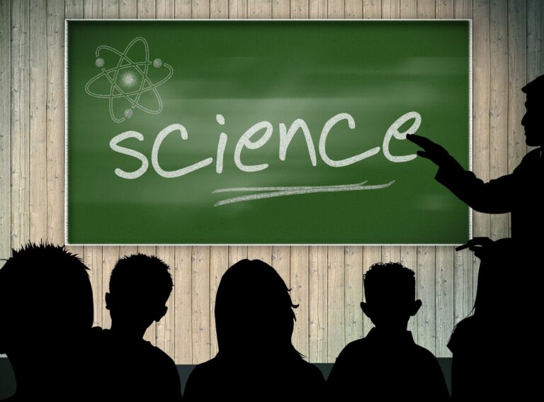 7 Important Tech Tools for Science Career Students