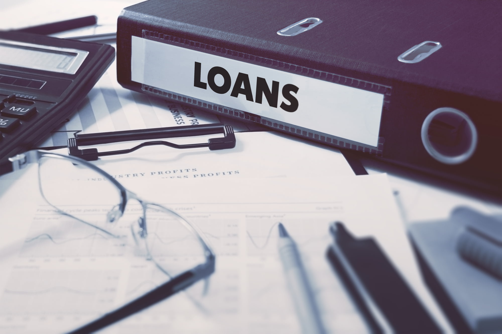 If you are applying for a loan, then you need to know more about fixed vs. variable-rate loans. This is the difference between the two options.