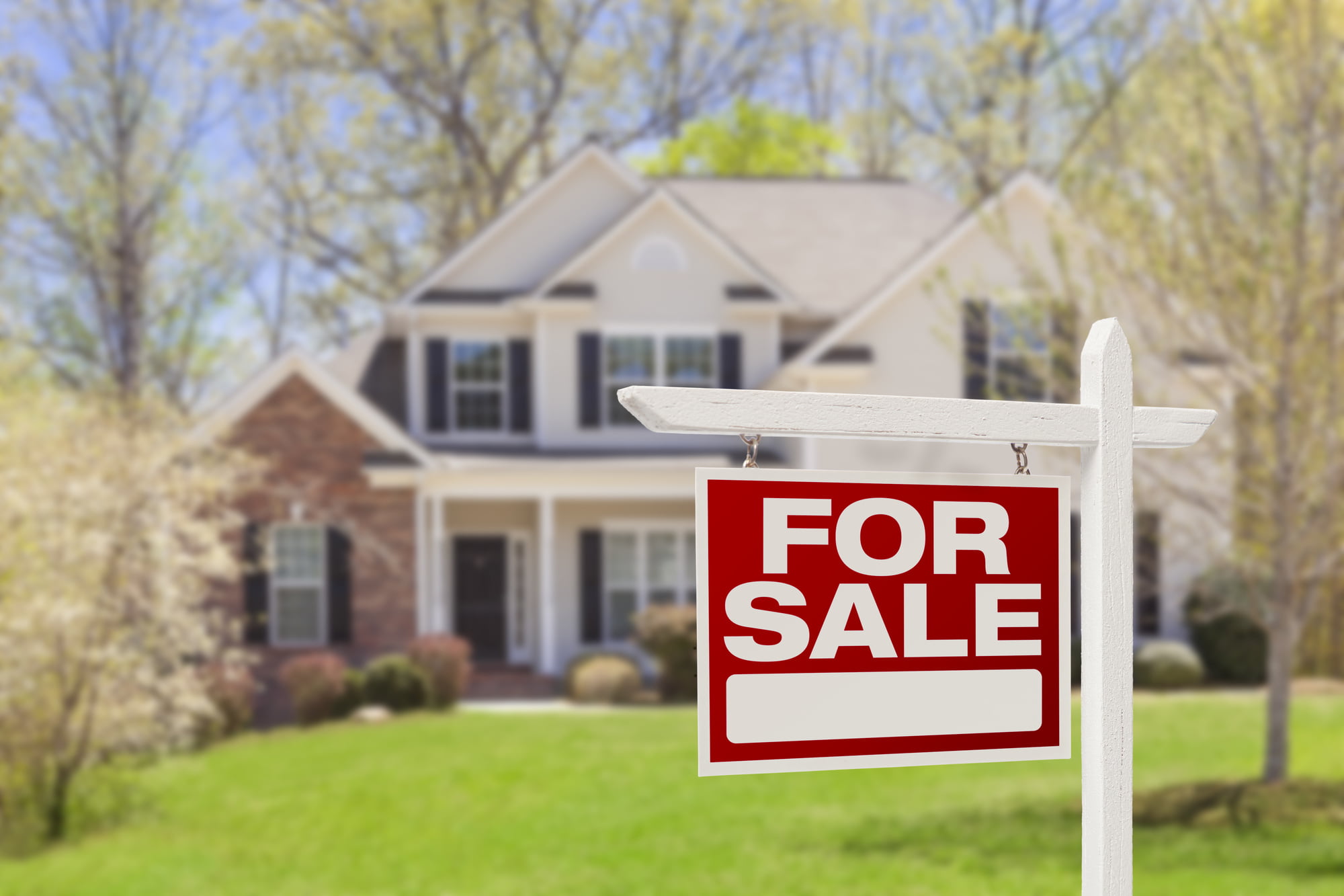 Are you thinking about selling your house but aren't sure where or how to begin? This is what you need to consider before selling a home.