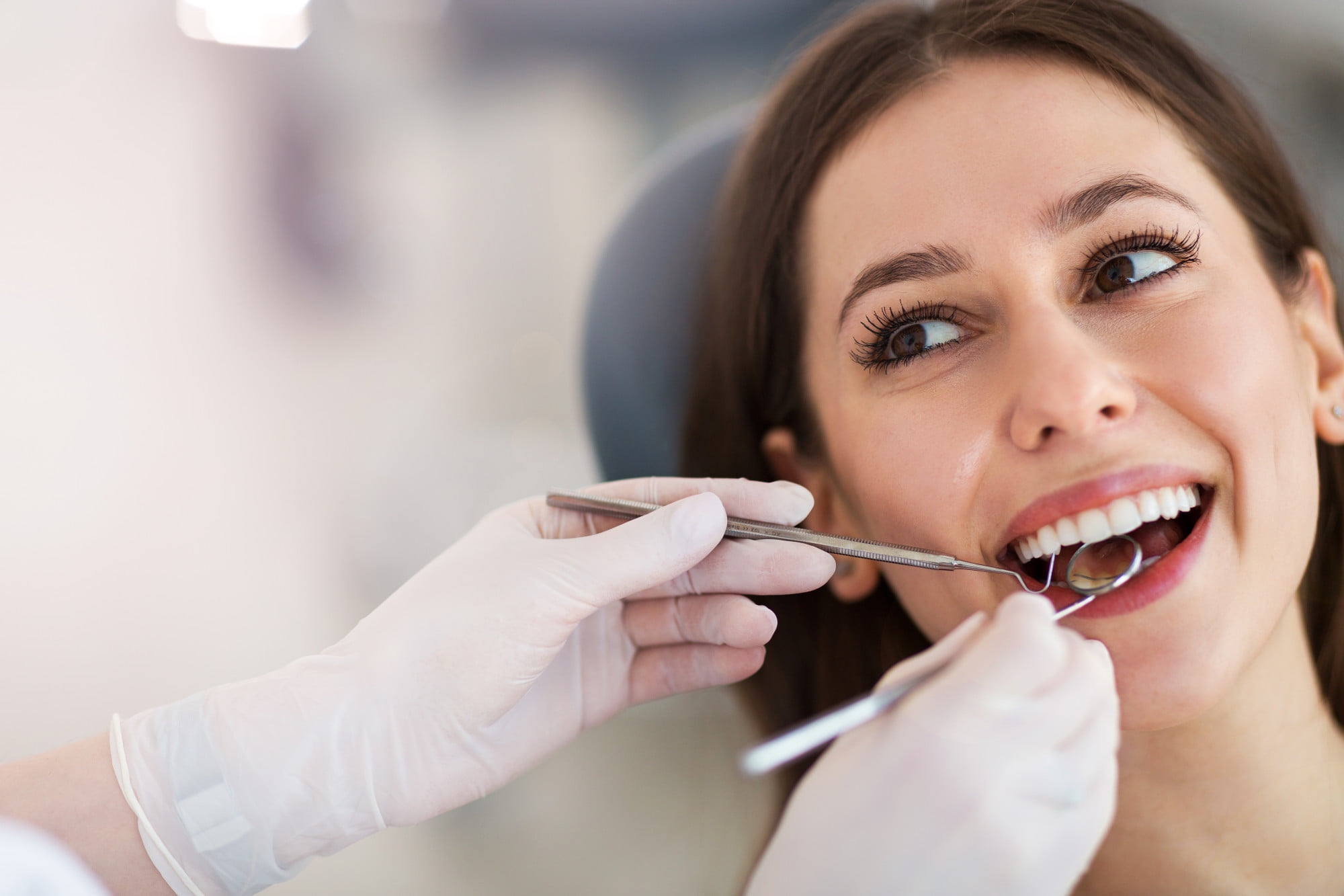 Are you wondering if holistic dentistry is right for your family? Click here for seven awesome benefits of holistic dentistry that you'll love.
