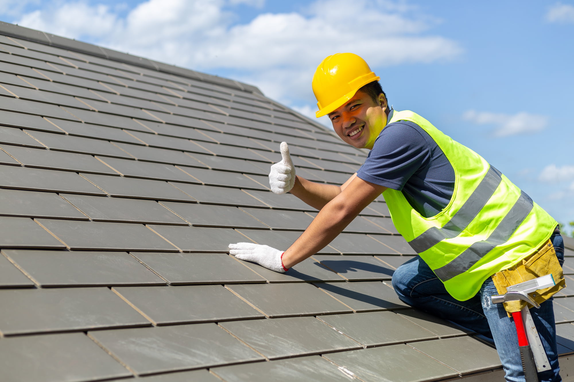 It is important to hire a reliable roofing company to service your home. This is how to find the best roofers in your area.