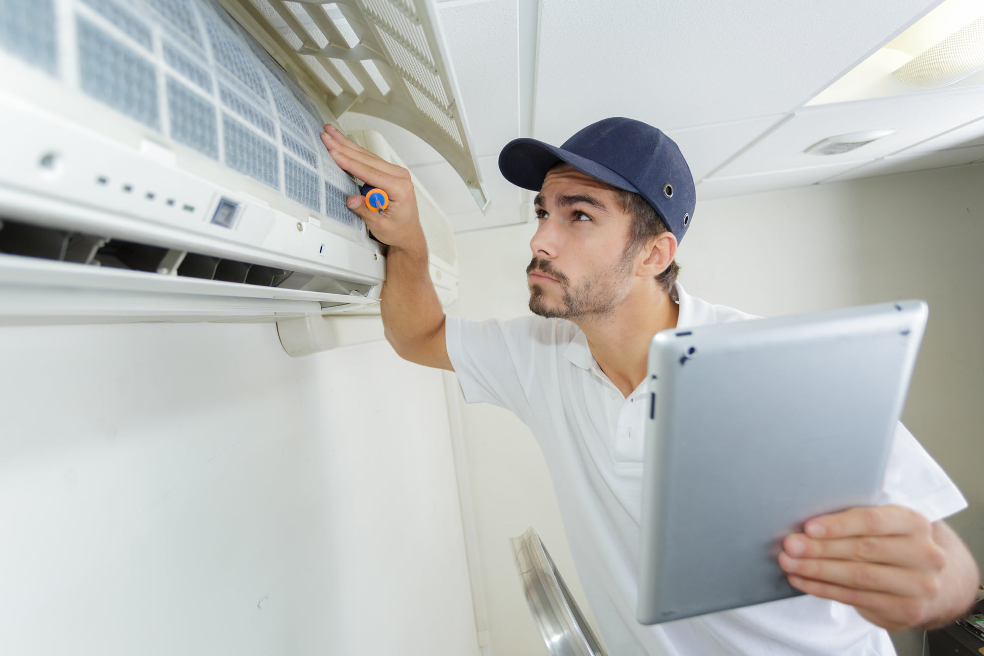 It is important to make sure your building's HVAC system is running properly. Here are 5 signs it's time to call a commercial HVAC service.