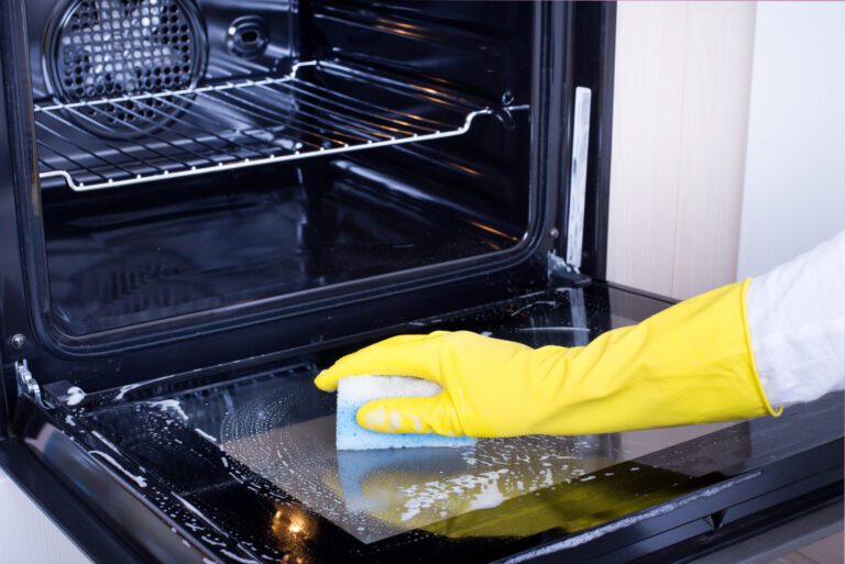 4 Tips to Make Cleaning an Oven a Breeze