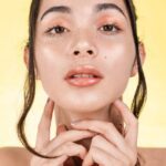 Do you, unfortunately, have very oily skin? Do you want to know how to take care of oily skin? Read on to learn how to do it the right way.
