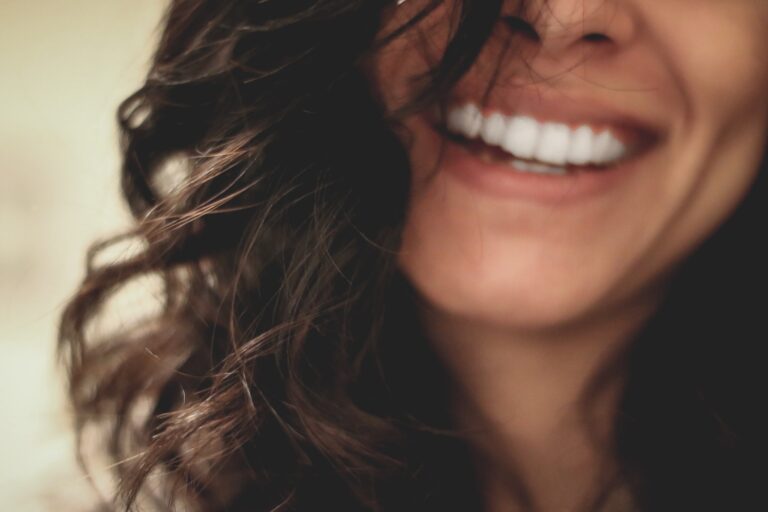 Types of Teeth Whitening That Dentists Recommend