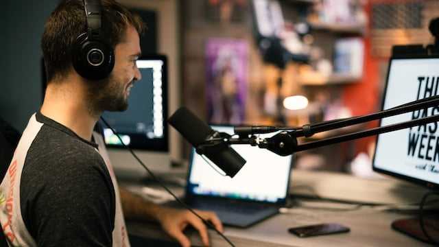 Podcasting Power-up: 7 Essential Steps for a Successful Start