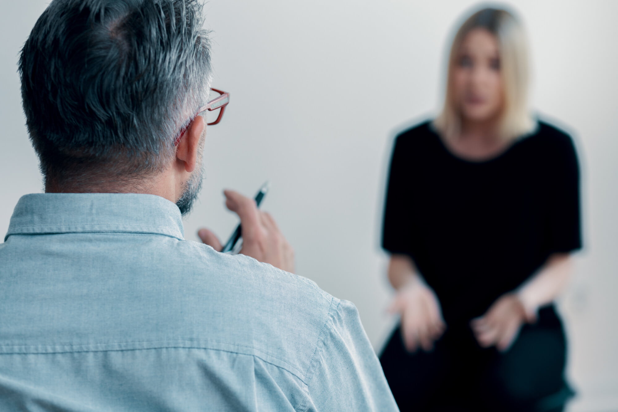 Finding the right cognitive behavioral therapist for your needs requires knowing your options. Here is a guide on how to choose cognitive behavioral therapists.