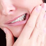 What are the signs that you need an emergency tooth extraction and need to go to the dentist immediately? See our guide to learn the signs today.