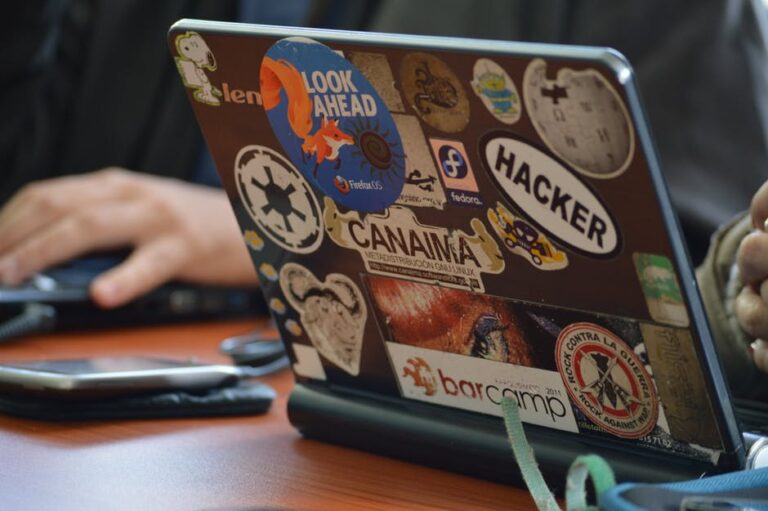 4 Tips for Creating Custom Laptop Stickers