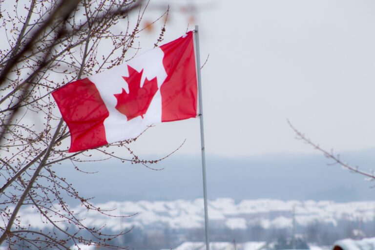 The Best Tips on How to Move to Canada With No Money